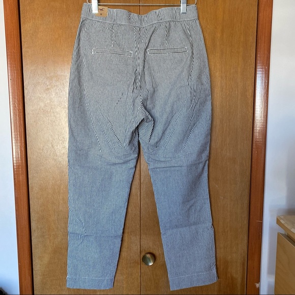 Hollister Striped Crop Tapered Pants - Picture 4 of 9